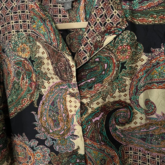 Women’s Top - Picture 3 of 4